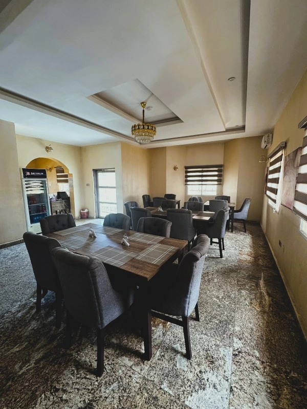 Zamin Suites restaurant dining area