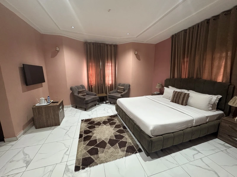 Business Suite View 1